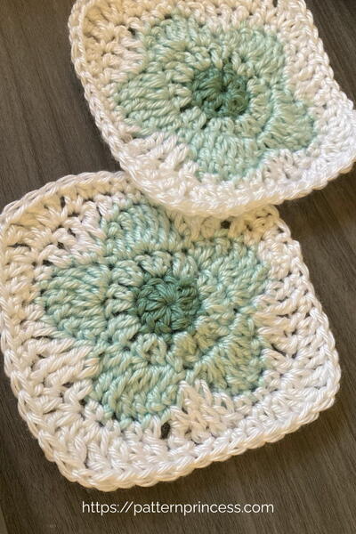5 Petal Daisy Granny Square