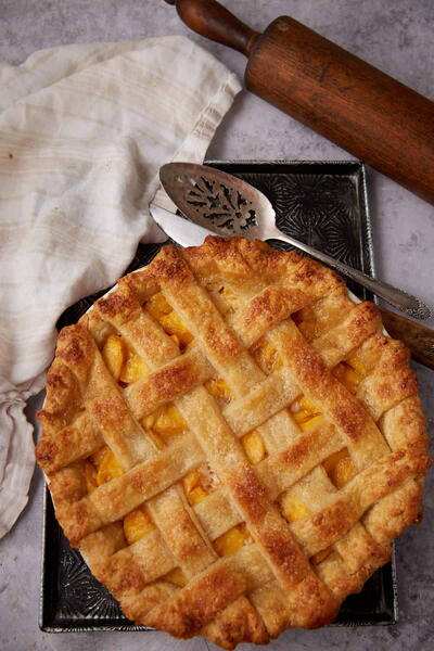 Flaky Peach Pie With Juicy Fresh Filling