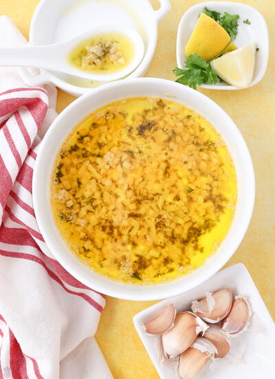 Easy Lemon Garlic Butter Sauce For Pasta, Seafood, And More