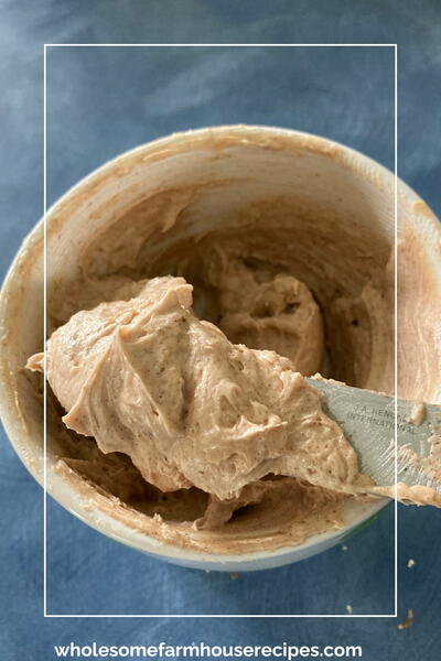 Cinnamon Honey Butter: Copycat Texas Roadhouse Spread