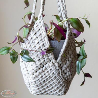 Entrelac Plant Hanger