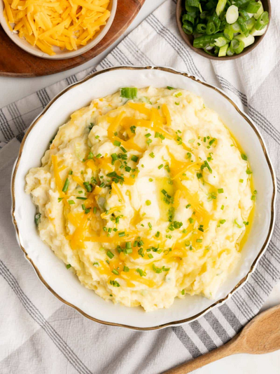 Cheesy Mashed Potatoes With Sour Cream
