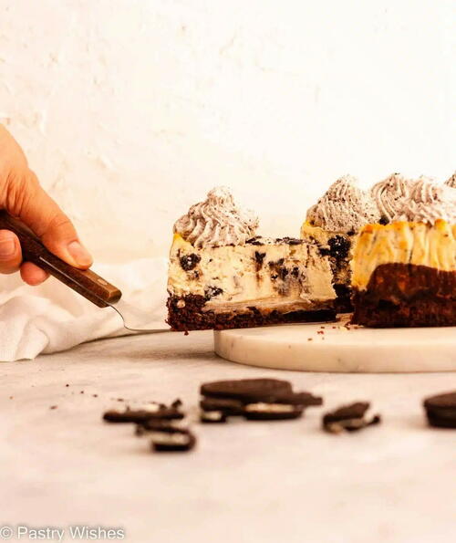 Easy Oreo Brownie Cheesecake