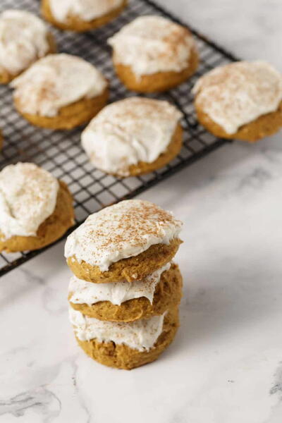 Soft Pumpkin Cookies With Cream Cheese Frosting