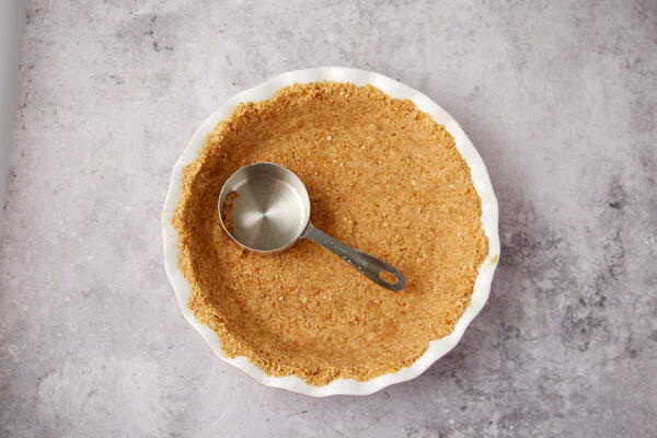 Pretzel Pie Crust (3 Ingredients!)