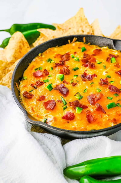 Jalapeno Popper Dip With Bacon