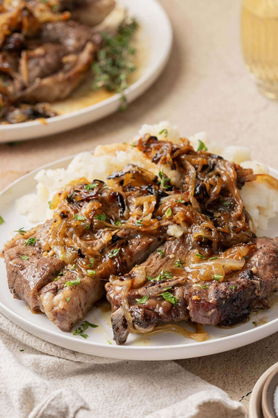 Baked Lamb Shoulder Chops With Caramelized Onions