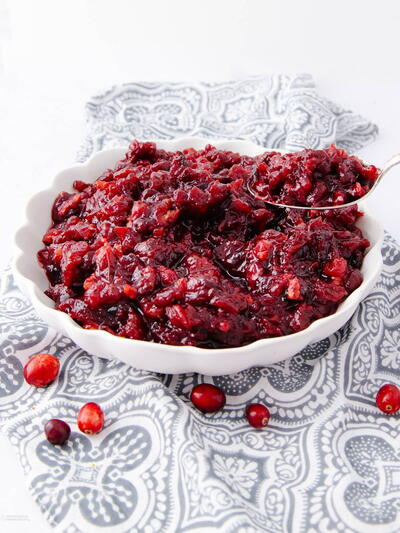 Sweet-tart Slow Cooker Cranberry Sauce