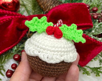 Free Amigurumi Crochet Christmas Pudding Decoration Pattern