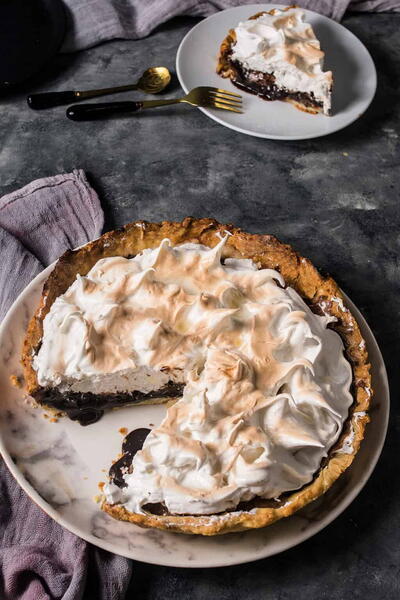 Old-fashioned Chocolate Pie With Seven-minute Frosting