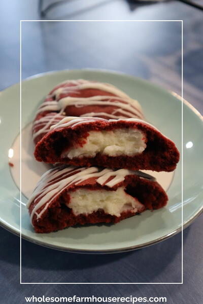 Red Velvet Cheesecake Cookies