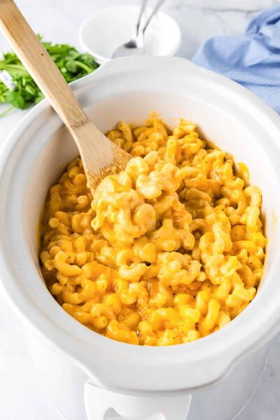Slow Cooker Mac And Cheese