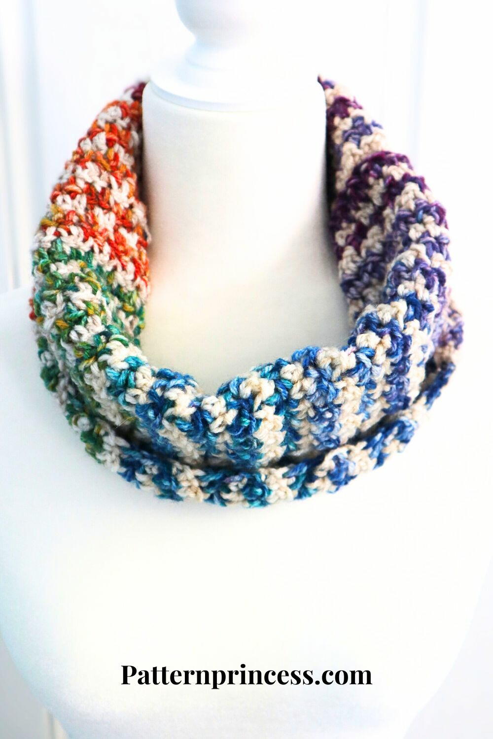 Frost Blossom Cowl Crochet Pattern | FaveCrafts.com