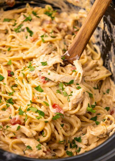 Slow Cooker Chicken Spaghetti
