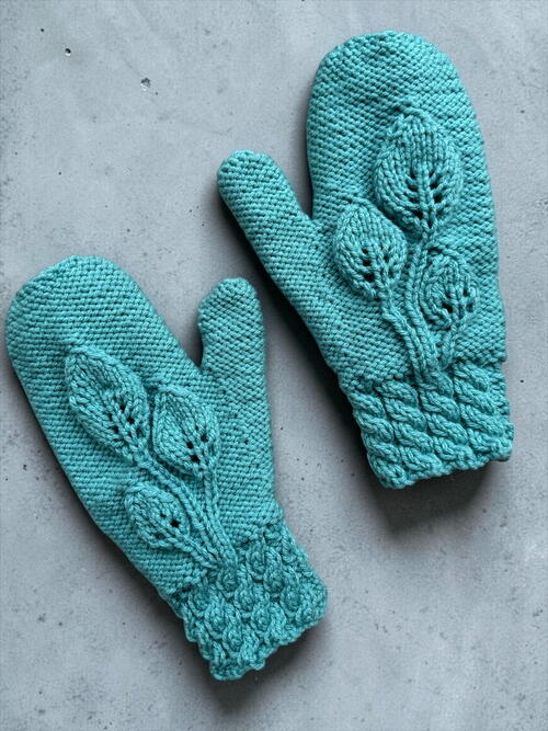 Leaf Mittens On Straight Needles 