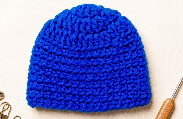 One Hour Cobalt Ridge Crochet Beanie With Bulky Yarn