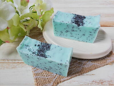 Homemade Mint Poppy Seed Soap