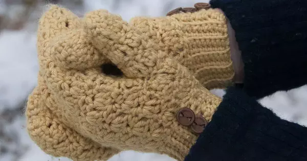 Crochet Bellus Mittens – Free Crochet Pattern