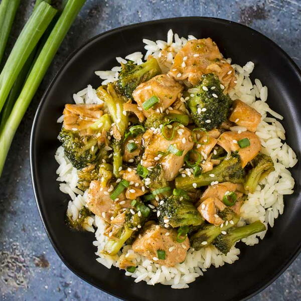 20 Minute Teriyaki Salmon Bites With Broccoli