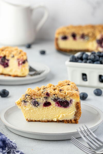 Blueberry Crumble Cheesecake