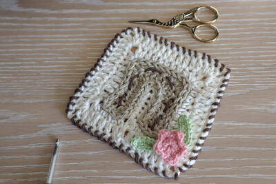 Lucky Horseshoe Granny Square
