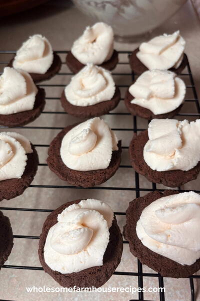 Soft Chocolate Sandwich Cookies With Vanilla Cream