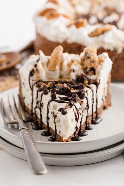 No-bake Chocolate Chip Cookie Cheesecake