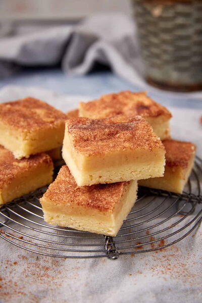 Layered Snickerdoodle Bars With A Honey Filling