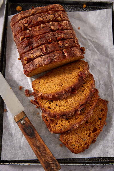 Pumpkin Banana Bread With Cinnamon Streusel