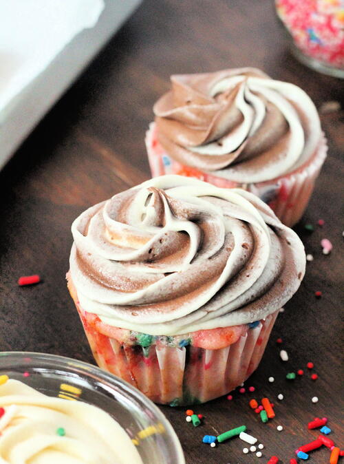 Vanilla And Chocolate Buttercream Frosting