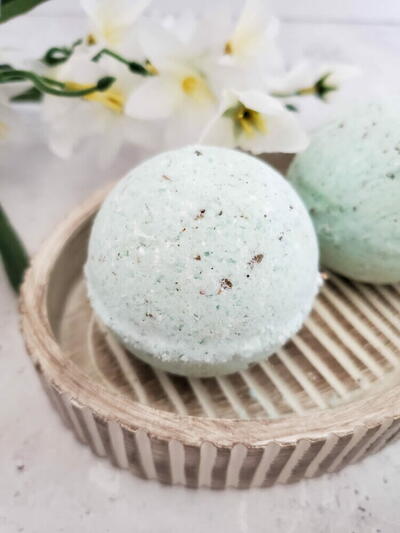 Easy Diy Eucalyptus Bath Bombs