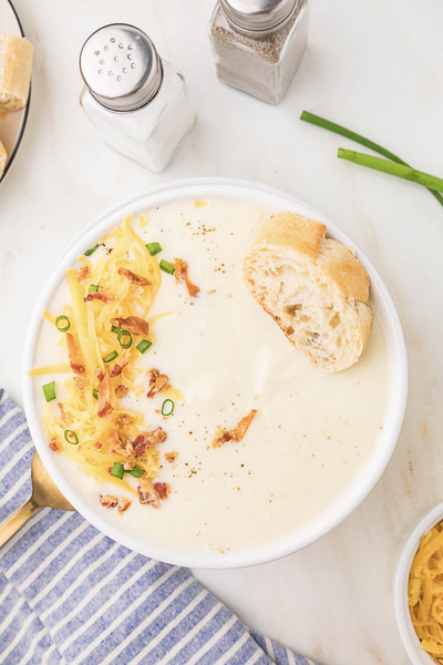 Slow Cooker Cheesy Cauliflower Soup