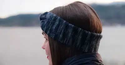 Slip Stitch Twist Headband – Free Crochet Pattern