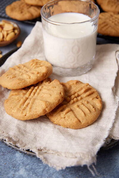 Cayenne Peanut Butter Cookies