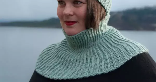 Ribbed Crochet Cowl Pattern