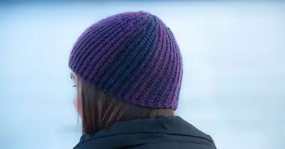 Crochet Twist & Stripe Hat – Free Crochet Pattern