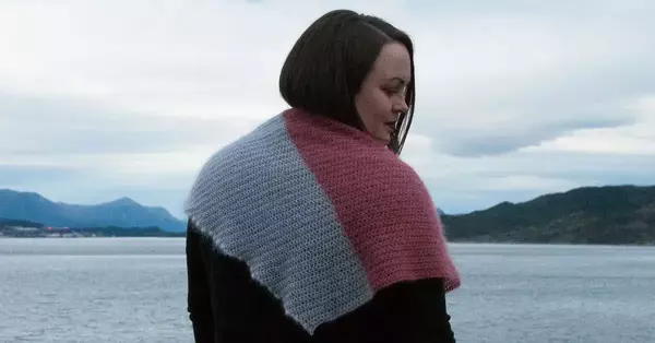 Light Like A Feather Shawl – Free Crochet Pattern