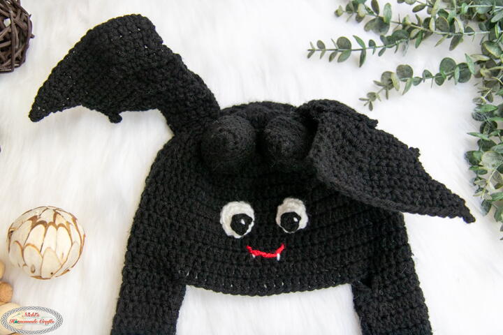 Moving Bat Hat | AllFreeCrochet.com