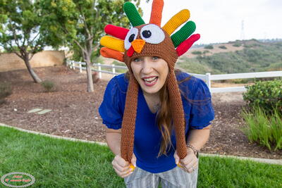 Moving Turkey Hat